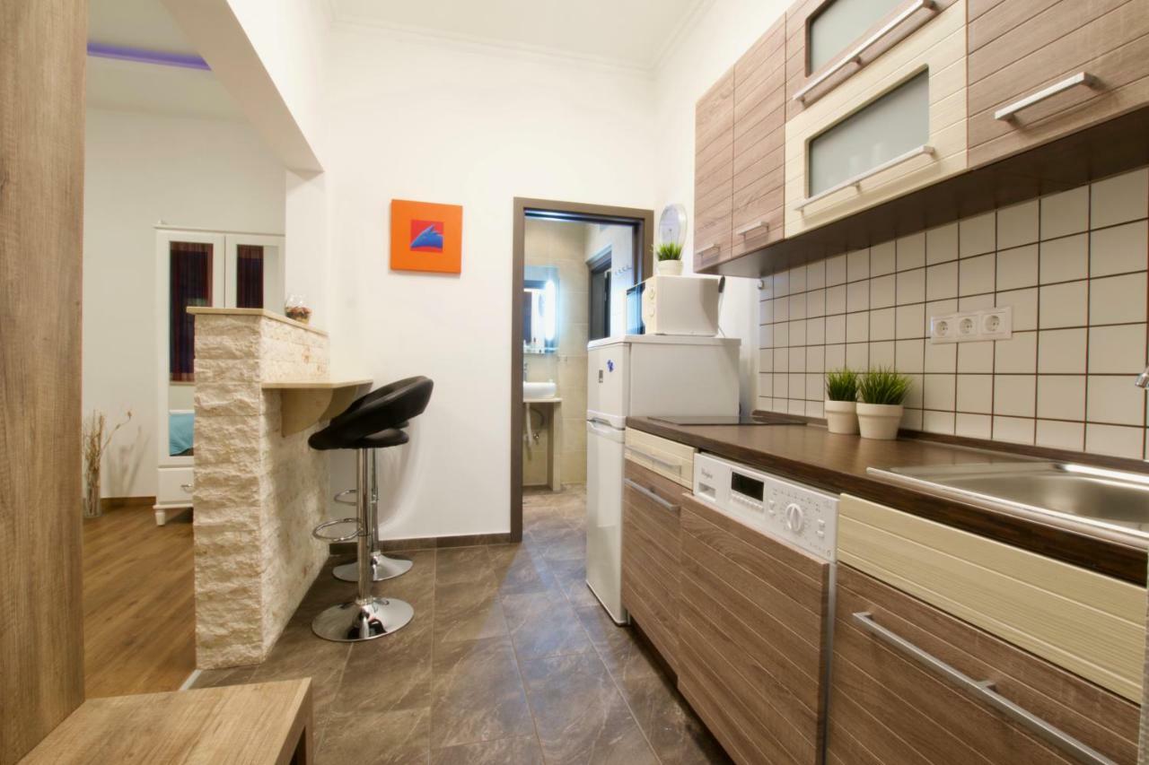 Standard Apartment By Hi5 -Baross Square Budapest Exterior foto